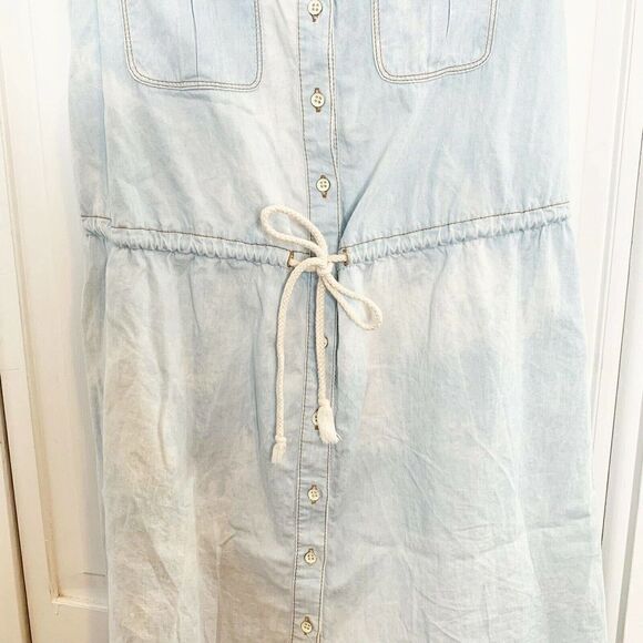 June Junior’s Light Wash Denim Tie Waist Sleeveless Dress Size Medium - Picture 4 of 8
